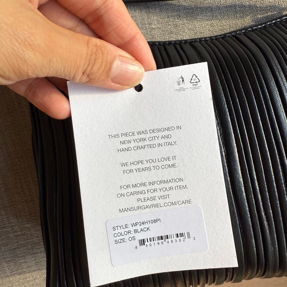 Mansur Gavriel Elegant Black Pleated leather Shoulder Bag - Picture 9 of 12